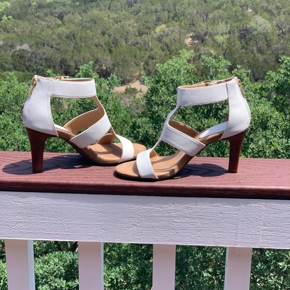 Adrienne Vittadini White Leather Sandals Heels‎ - Picture 5 of 10